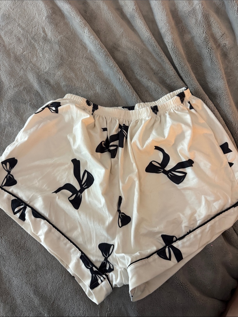 SHEIN White Bow-Print Pajama Set with Black Trim size small - Picture 3 of 3